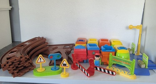 Elc happyland train bundle - train,