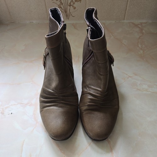 Marks spencer s footglove - &,