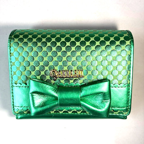 Anna sui tri - sui, tri-fold