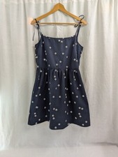 Gap white stars on a bed of