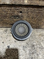 RENAULT CLIO MK3 DRIVER OR PASSENGER DOOR SPEAKER 2005-2009