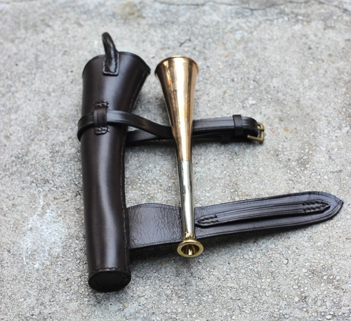 Fox hunting horn - horn, brown