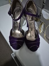 Absolutely Gorgeous Size 5 Red