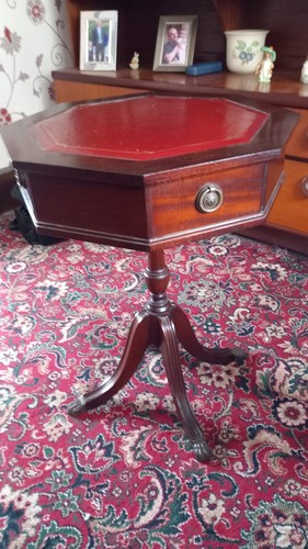 Octagonal dark wood side - dark,