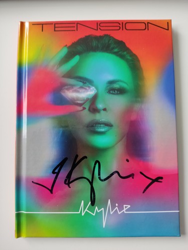 Kylie minogue hand - kylie,