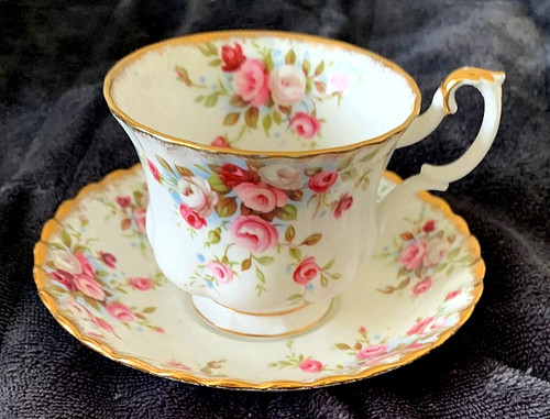 Royal albert cottage garden - cottage,