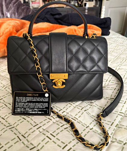 Chanel black quilted top - black,