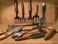 COLLECTION OF VINTAGE /