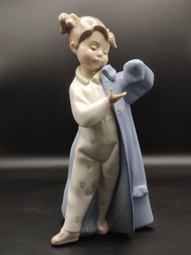 Nao lladro daddy s coat - by,