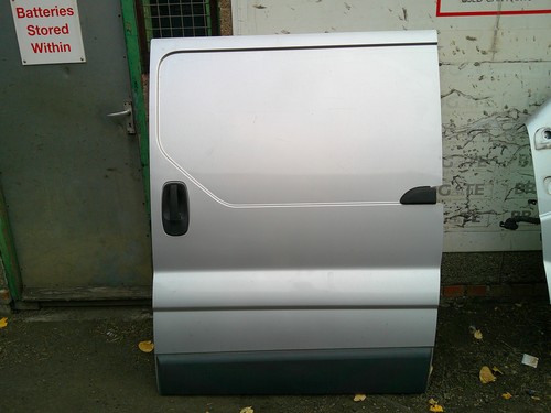 Vauxhall vivaro trafic side - vauxhall,