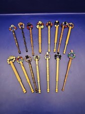 15 wooden decorated lace