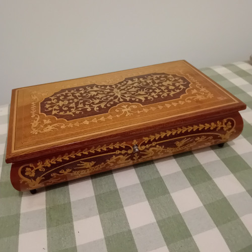 Vintage wooden jewellery music - vintage,
