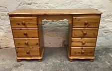 PINE WOOD PEDESTAL DRESSING