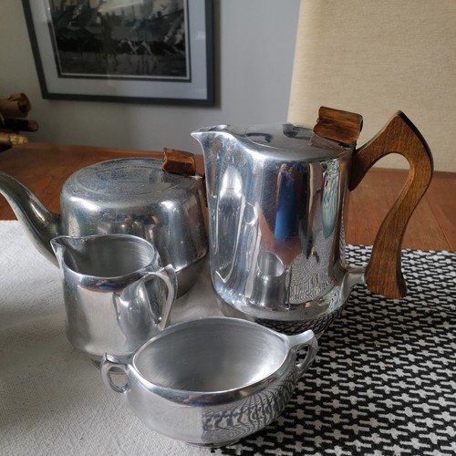 Picquot ware tea set - ware, teapot