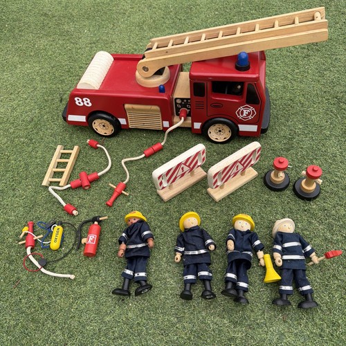 Pintoy p3102 wooden fireman - p3102,
