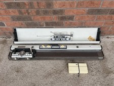 Knitmaster Model ES 302