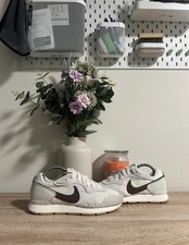 Nike Venture Runner Size UK4