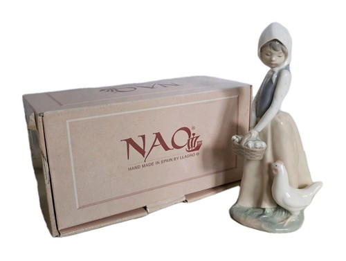 Nao lladro girl with - nao,