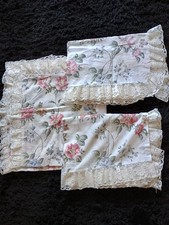 Double quilt cover and matching curtains 60" x 54" pink flowers/cream with lace.