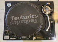 Pair Of Technics SL-1210M5G