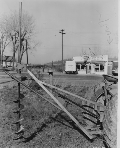 1950s 8x10 tractor post hole - 1950s,