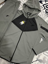Nike Men's Tech Fleece S