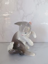 Lladro Cat and Mouse Ornament Collectable Porcelain Excellent Cond Approx 7½cms