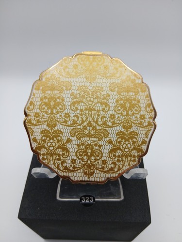 Beautiful vintage stratton - beautiful,