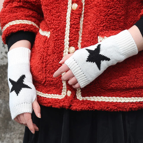 Fingerless knit gloves - knit,