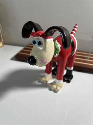 Santa paws gromit unleashed - paws,