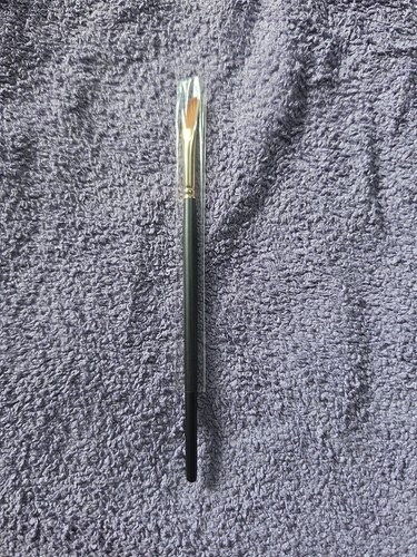 Lush wing makeup brush - it,