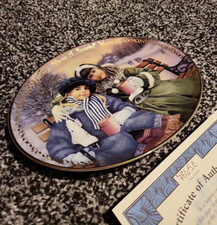 Sisters Share A Special Warmth That Lasts A Lifetime Oval Plate Bradford Exchang