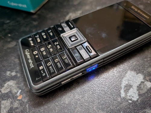 Sony ericsson c902 retro - sony,