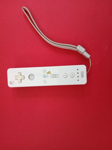 White nintendo wii remote - nintendo,