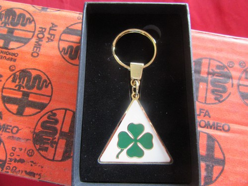 Alfa romeo keyring - romeo, "triangolo