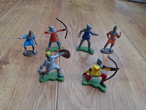 Britains herald medieval - herald,