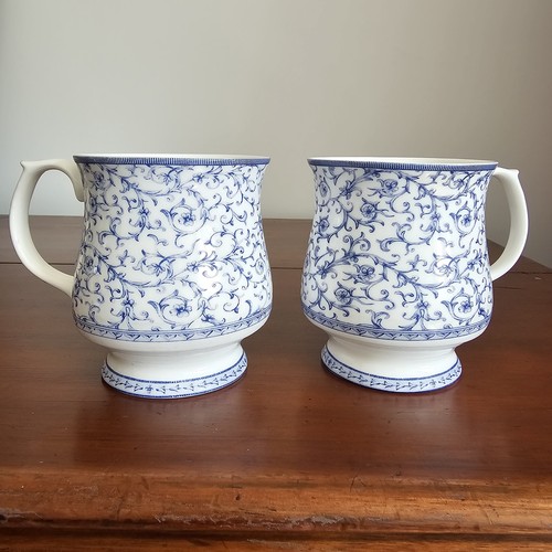 Queen blue white - queen's, arabesque