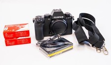 Fujifilm X-S10 26.1MP Mirrorless Camera - Black (Body Only) - New, 3 shots taken