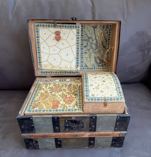 Antique salesman sample - salesman, domed