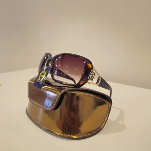 Genuine vintage new - new, etienne