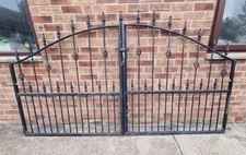 Drive Gates   8ft 10 ins w x 56 ins h At Centre 41 in h At Posts 