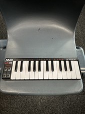 Akai LPK25 Laptop Performance USB-MIDI Keyboard Controller - Black