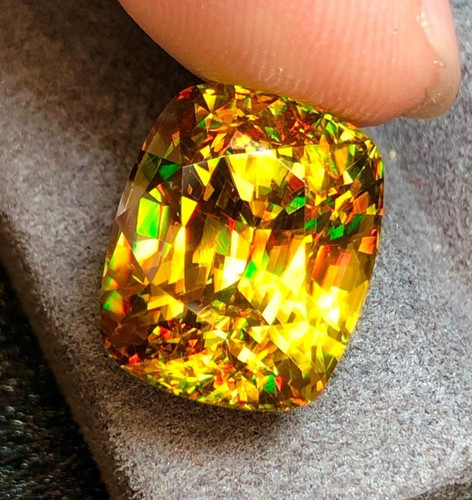Natural sphene titanite - natural,