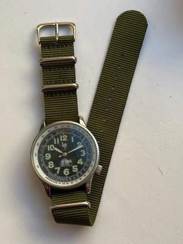 Rare men wrist watch quartz - rare,