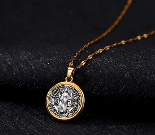 Benedict medal necklace - st.,