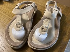Toe Post Sandals New Size 5 Beige