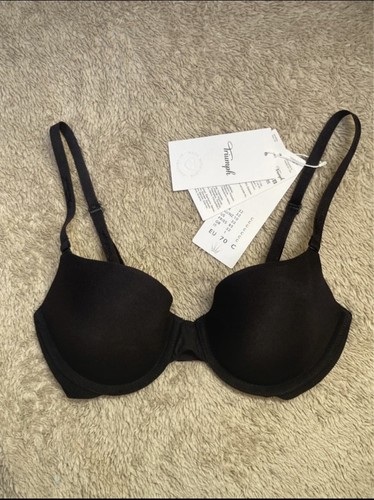 Bnwt black triumph - black,