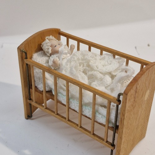 12th scale dolls - scale,