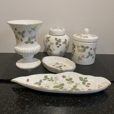 Wedgwood Wild Strawberry Bone