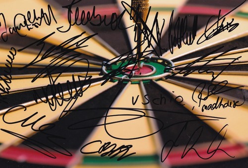Darts dartboard hand - darts,